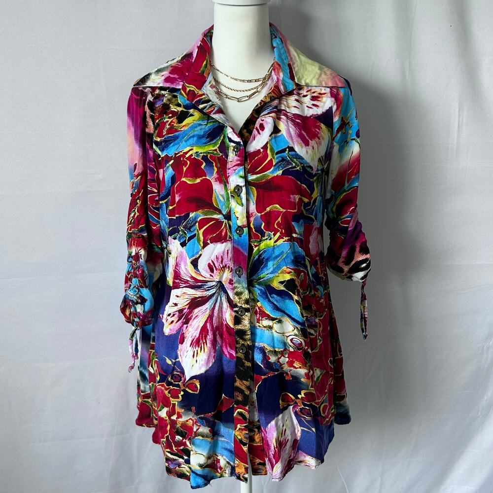 Bello Pelle Leopard Floral Button Up Blouse M Colorful USA tropical vacation